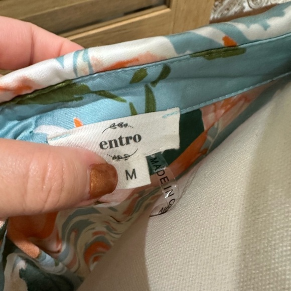 Entro Floral Button-Up Shirt size medium - Picture 5 of 5